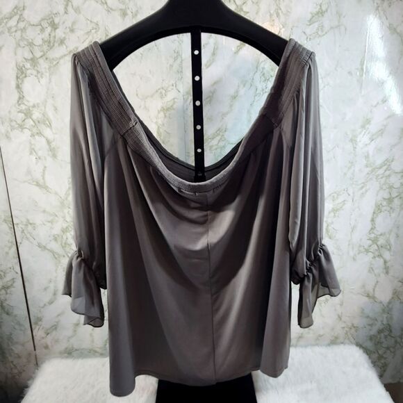 TORRID Beautiful Off the Shoulder Top - Picture 5 of 8